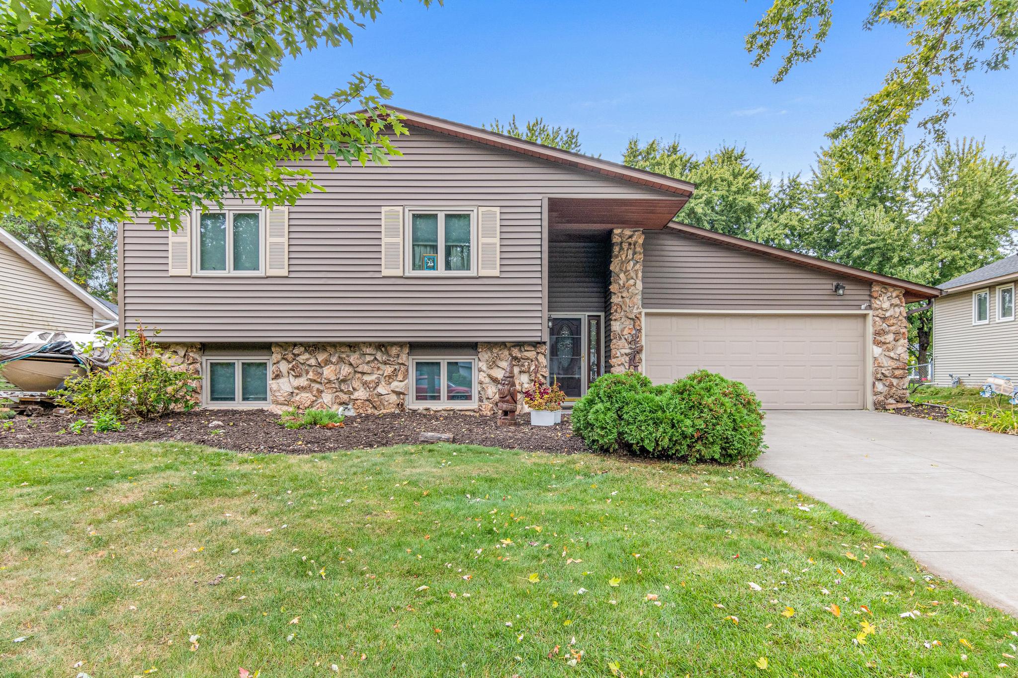 664 Hidden Valley Court, Stillwater MN 55082